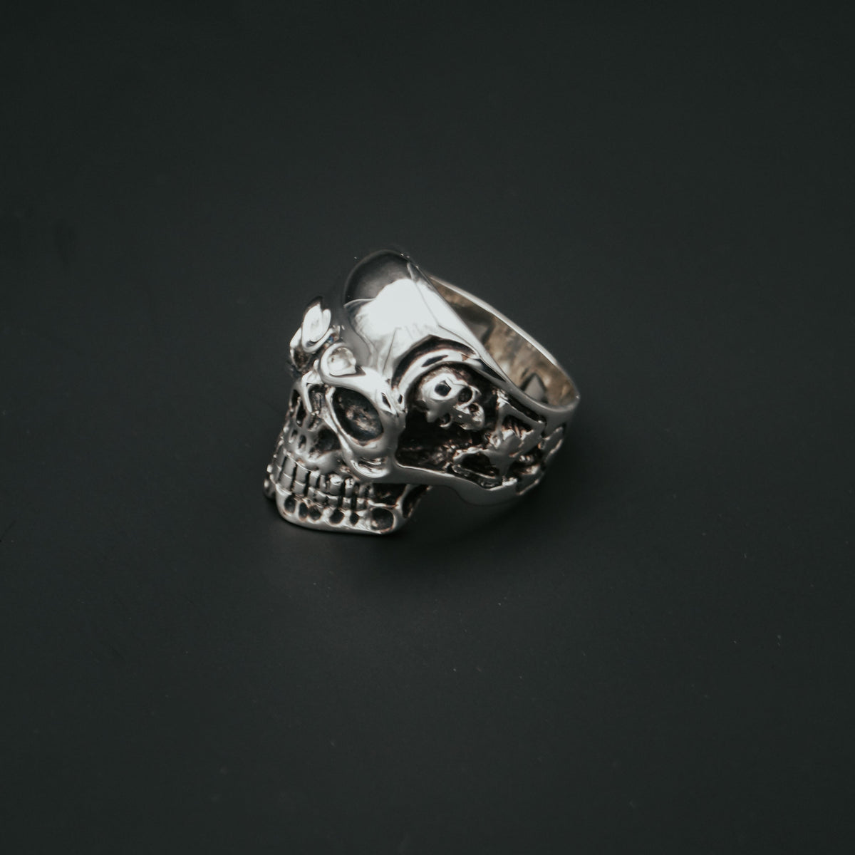 Bague Obsidian Skull