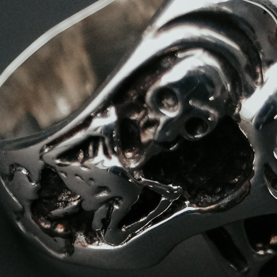 Bague Obsidian Skull