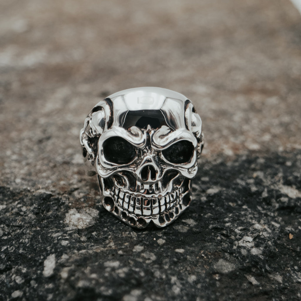 Bague Obsidian Skull