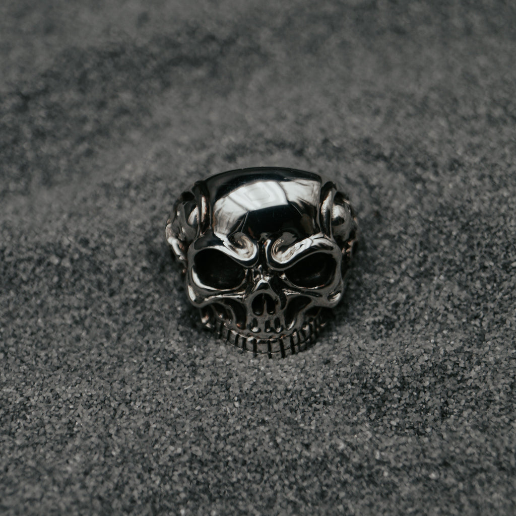Bague Obsidian Skull