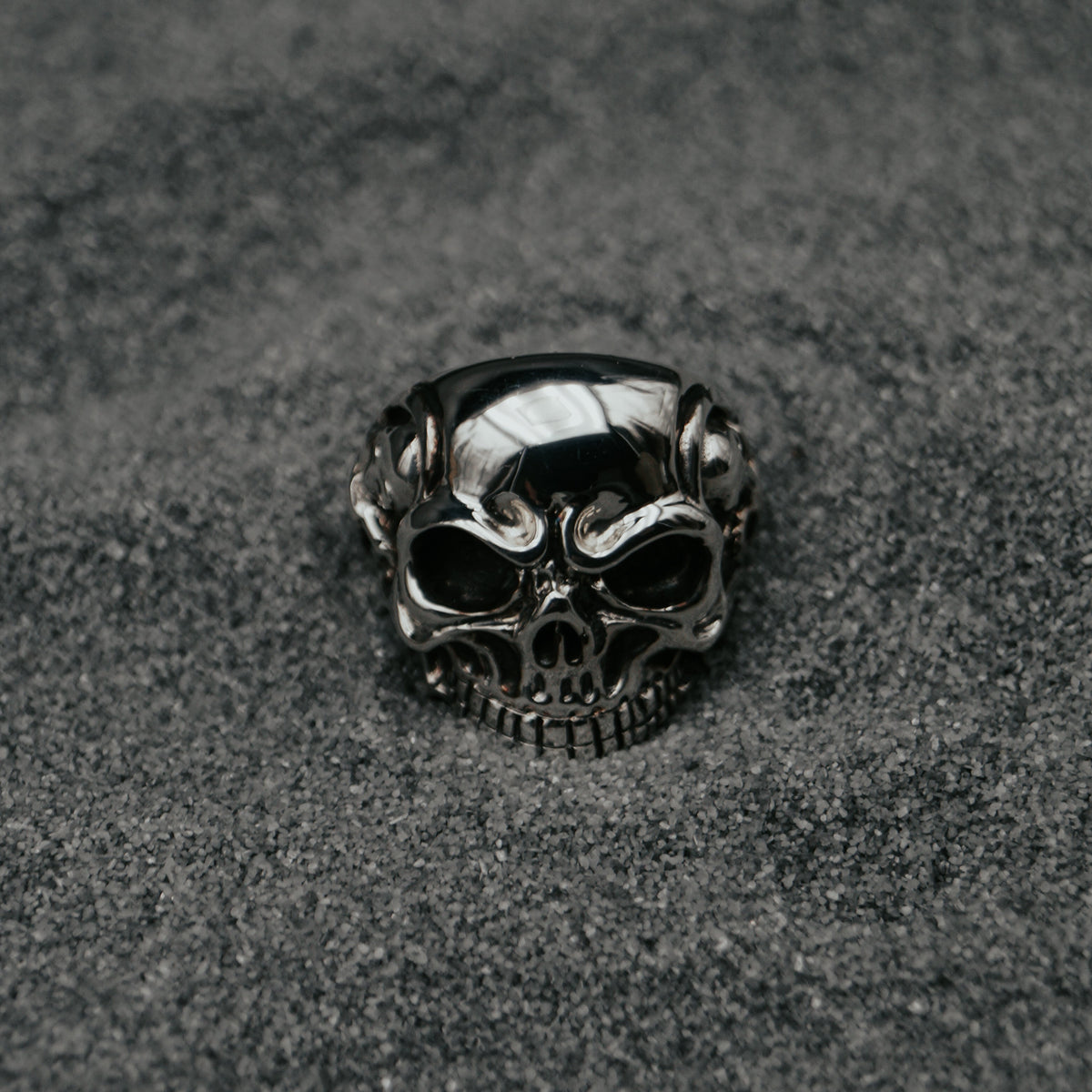 Bague Obsidian Skull